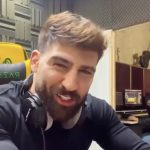 دانلود آهنگ محمد محرمی ﻛﺎﺷﻜﻰ اﻟﺎن ﺑﺨﻮاﺑﻪ ﻳﻪ ﻣﻮﺷﮏ رو ﺳﻘﻒ اﺗﺎﻗﻢ